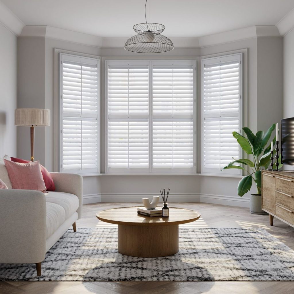 Bay windows plantation blinds